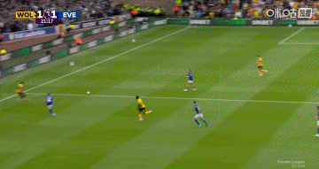 悼念离世爷爷！黄喜灿抢点破门，亲吻手臂文身&amp;amp;双手指天纪念