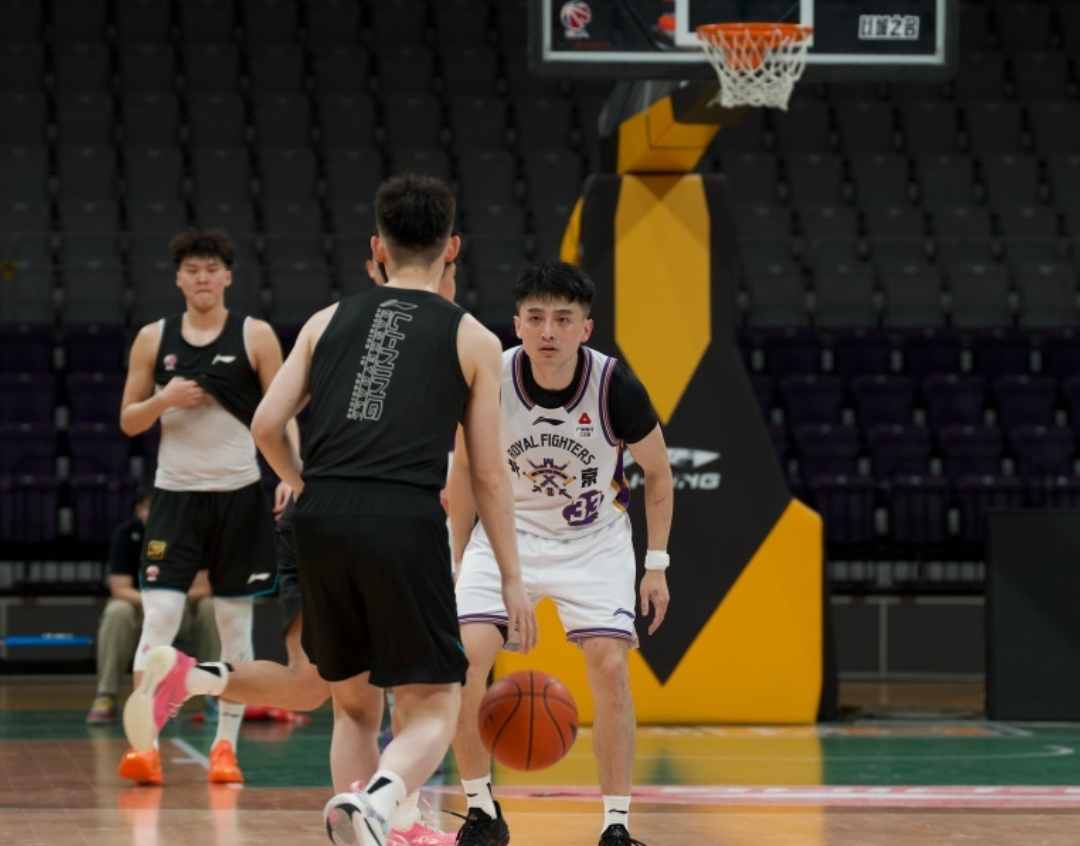 开云-辽宁热身双杀北控!6人上双,赵森连爆,哈维高效,布罗金顿缺席