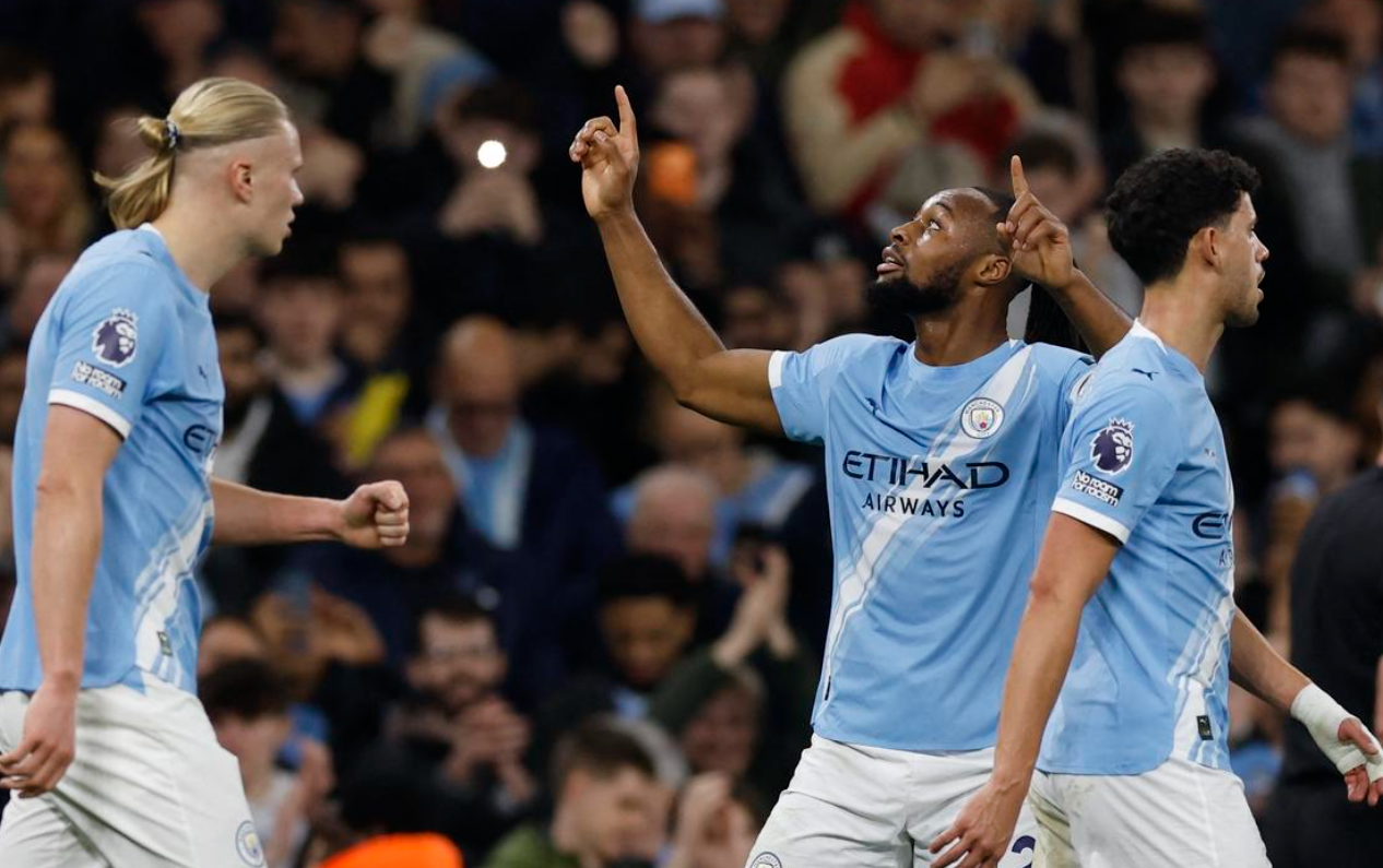 一场2-2，改变英超争冠格局，瓜迪奥拉气炸了：争冠形势恶化